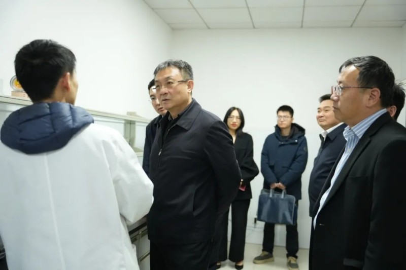 山東省供銷合作社聯(lián)合社黨組書記、理事會主任張傳忠一行蒞臨公司調(diào)研交流