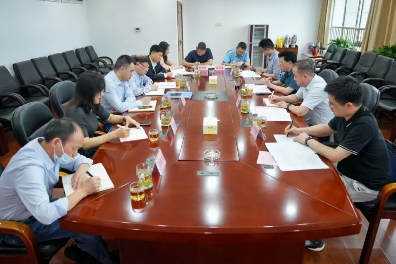 湖南省供銷合作總社黨組書記、理事會主任周曉理調(diào)研公司并主持召開座談會