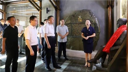 湖南省政協(xié)主席、黨組書(shū)記毛萬(wàn)春一行來(lái)集團(tuán)白沙溪茶廠考察調(diào)研